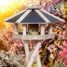 « Norje » de VOSS.garden – maison pour oiseaux de qualité supérieure, avec support croisé, bois blanc